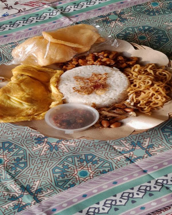 Nasi Uduk Telor Dadar / Ceplok